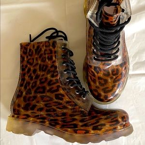 Brown/black leopard boots